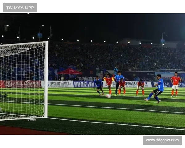 共赏英联杯巅峰对决 畅谈绿茵激情共享足球盛宴精彩瞬间